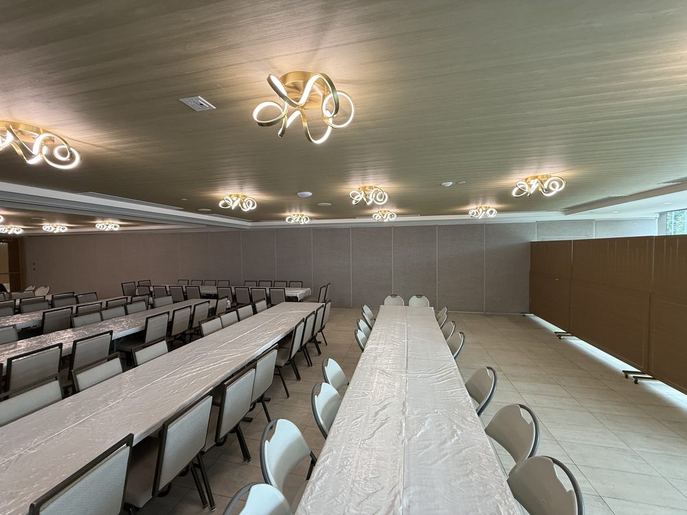 Operable Walls installed by Canuck Door Systems for Eitz Chaim & Kollel School in Vaughan