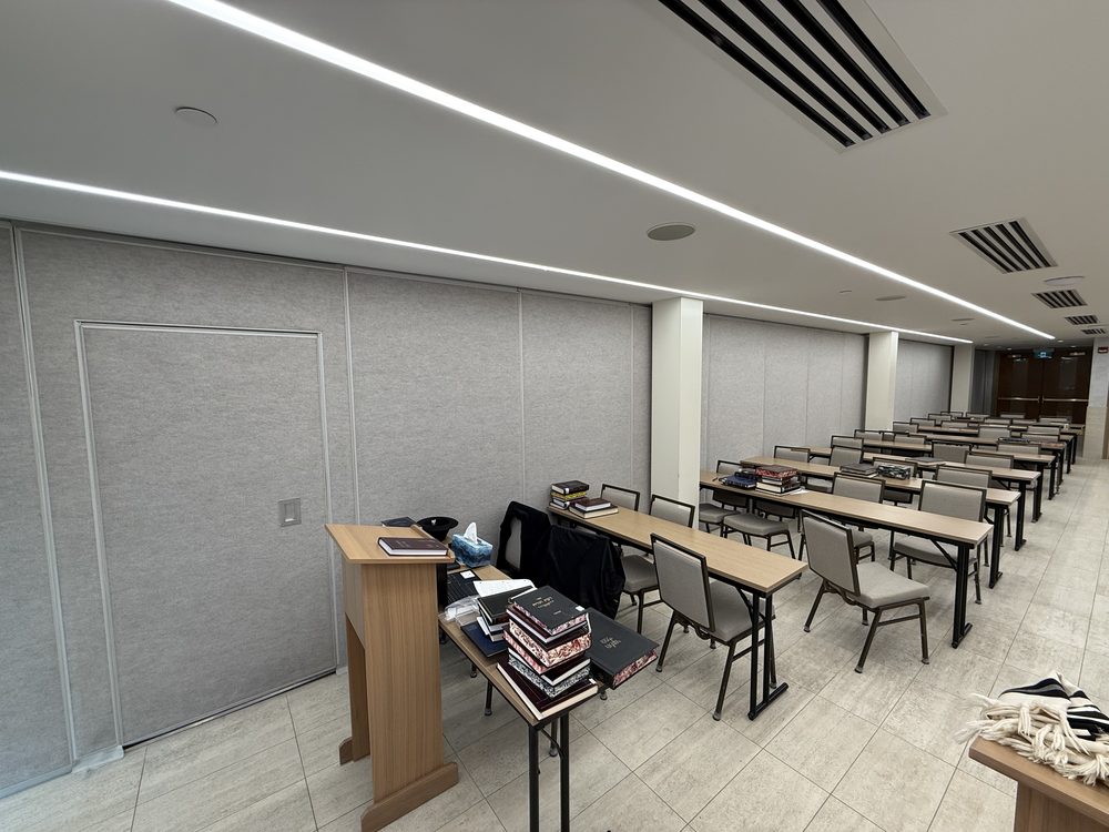 Operable Walls installed by Canuck Door Systems for Eitz Chaim & Kollel School in Vaughan