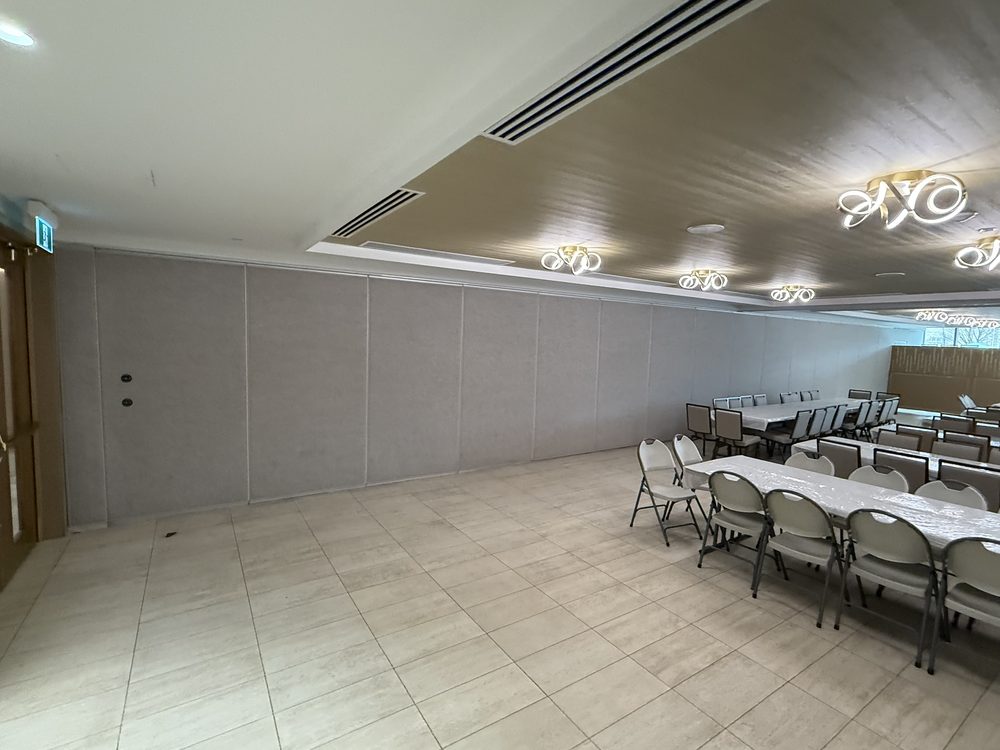Operable Walls installed by Canuck Door Systems for Eitz Chaim & Kollel School in Vaughan