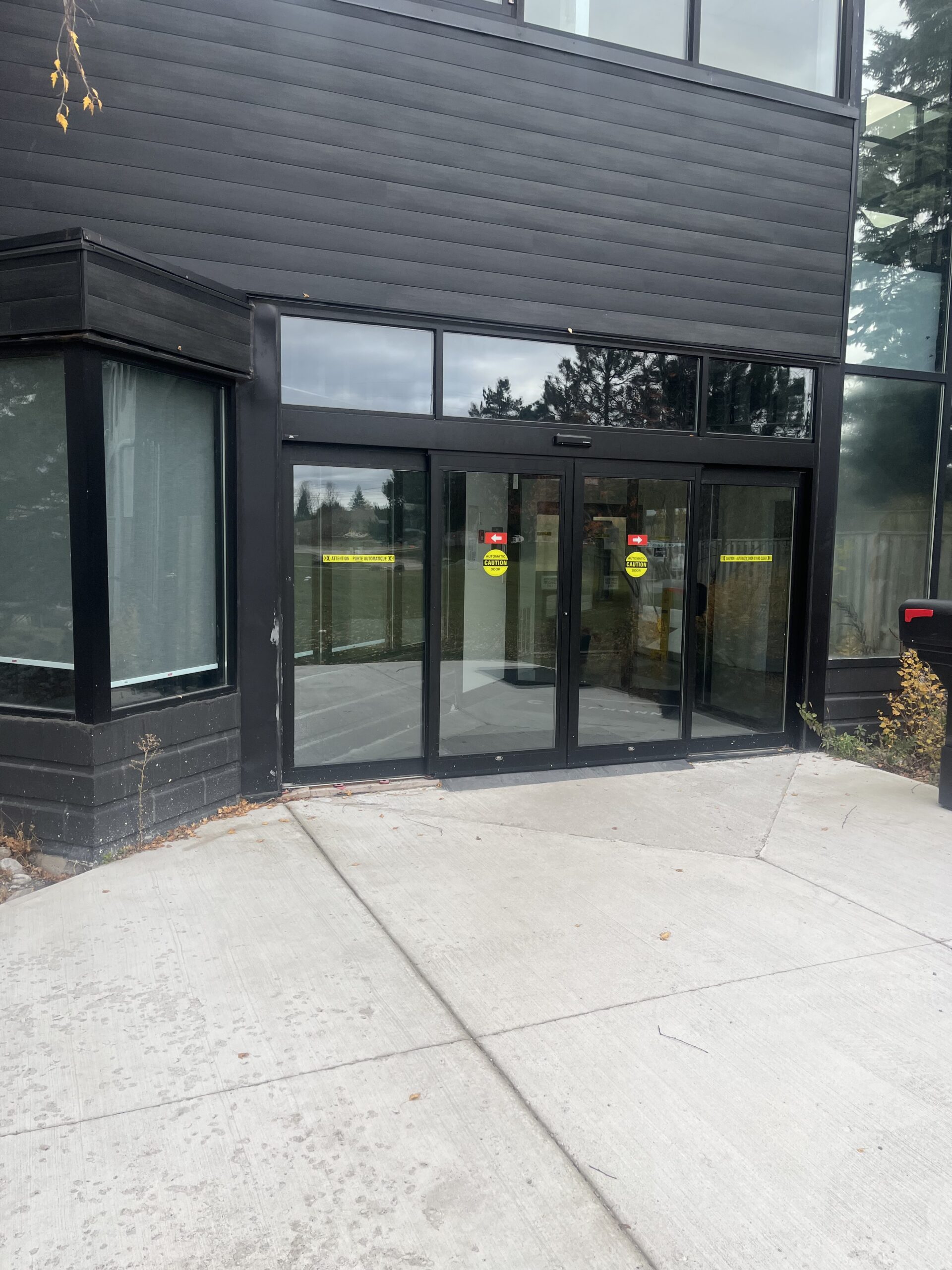 Automatic Sliding Doors in Ontario